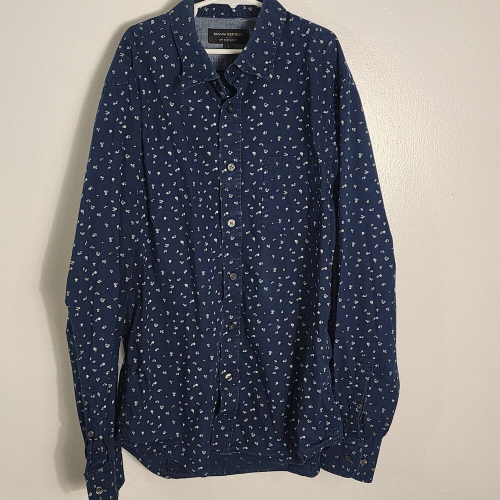 Banana Republic Soft Wash Slim Fit Navy Flower Pattern Button Down Long Sleeve
